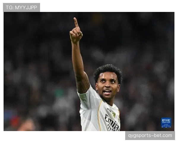 维尼修斯与罗德里戈：皇马双翼战术角色与跑位差异解析