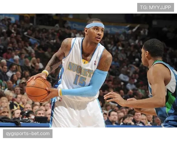 卡梅隆·安东尼挡拆配合库里提升三分效率主导进攻节奏