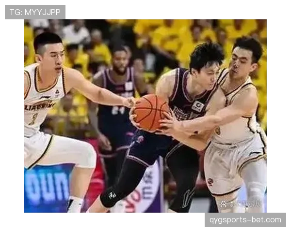 篮球争议球处理规则解读：如何正确判定争夺球归属